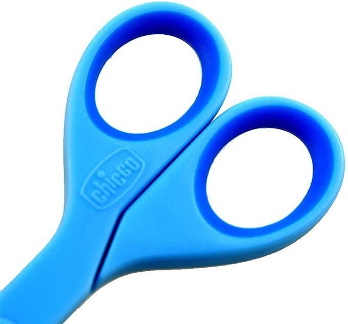 Chicco Nail Scissors for Babies and Children, Stainless Steel Baby Scissors with Curved Blades and Rounded Tips, Protective Case, Non-Slip Rubber Handle, Baby Accessories for Newborns from 0 Months