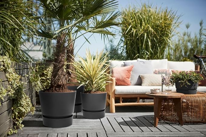 elho Greenville Round 30 - Large Flower Pot with Integrated Water Reservoir - Indoor & Outdoor - 100% Recycled Plastic - Ø 29.5 x H 27.8 cm - Black/Living Black